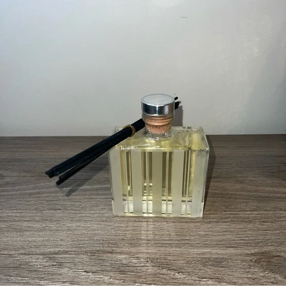 NEST Fragrances Pumpkin Chai Orange Box - Picture 3 of 3